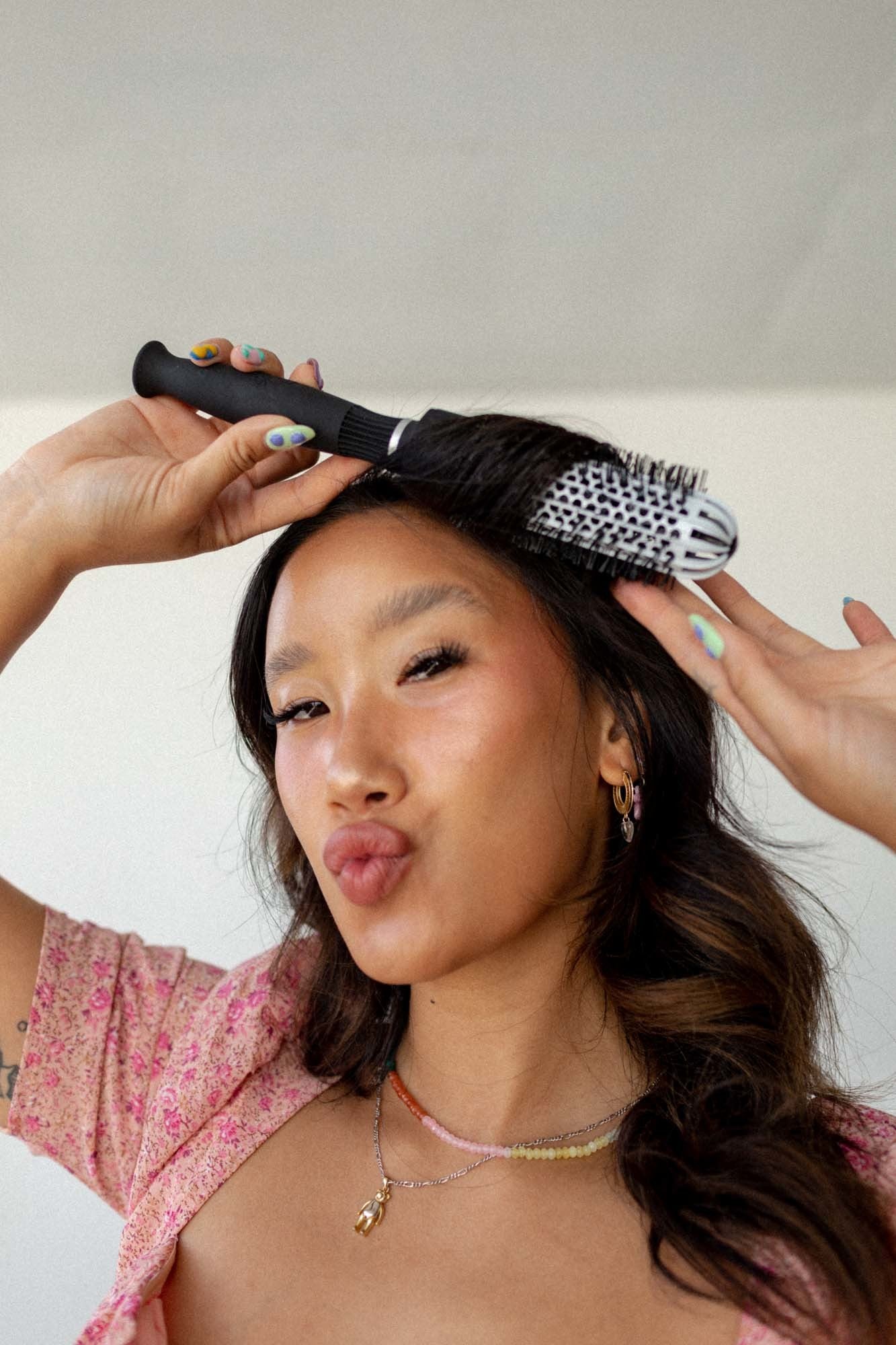 Small Ionic Thermal Round Brush